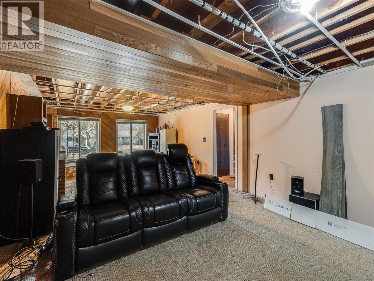 522 3Rd Avenue, Rivervale, BC - Indoor Photo Showing Other Room