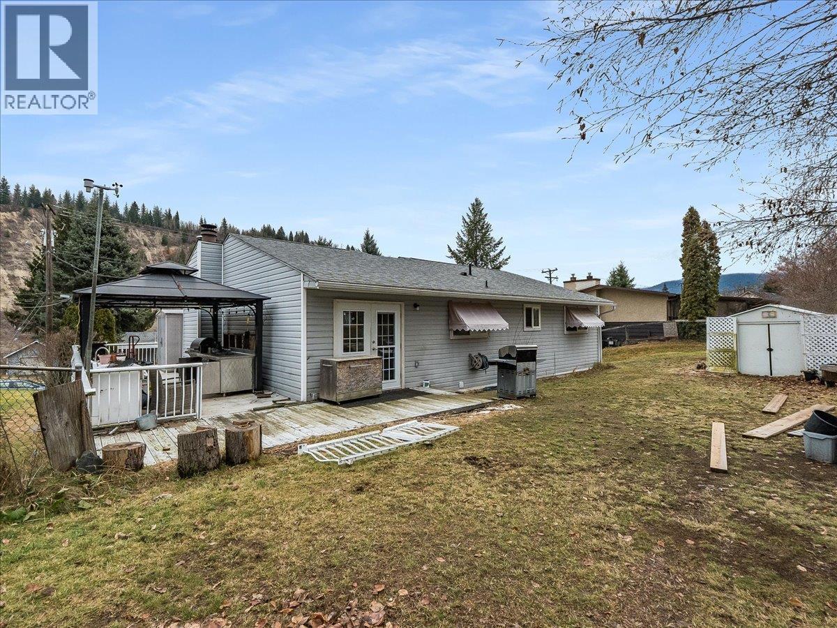 522 3Rd Avenue, Rivervale, BC - Outdoor With Deck Patio Veranda