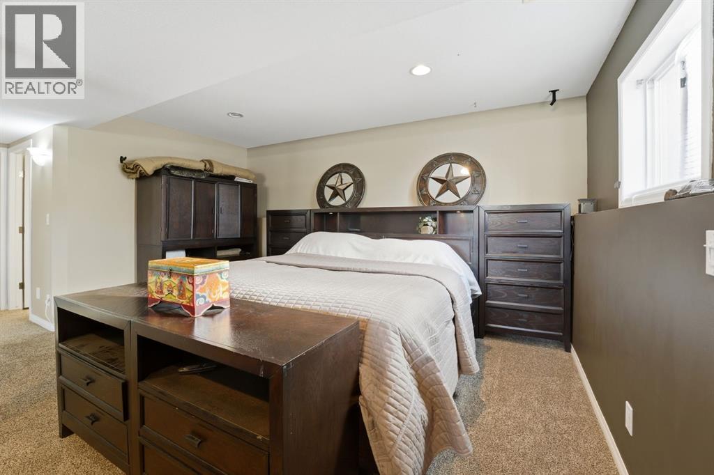 57 Garden Road, Lacombe, AB - Indoor Photo Showing Bedroom