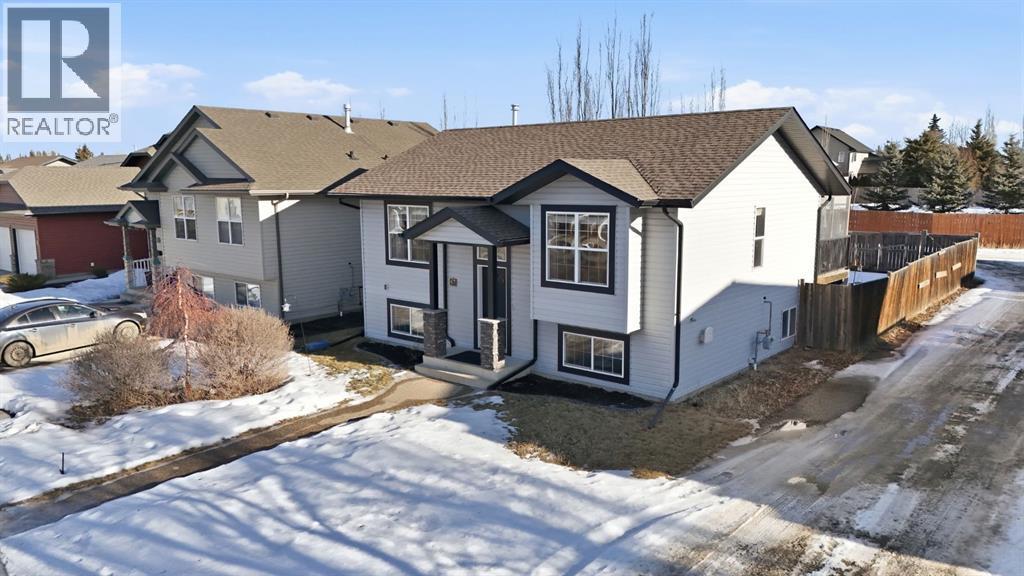 57 Garden Road, Lacombe, AB - Outdoor