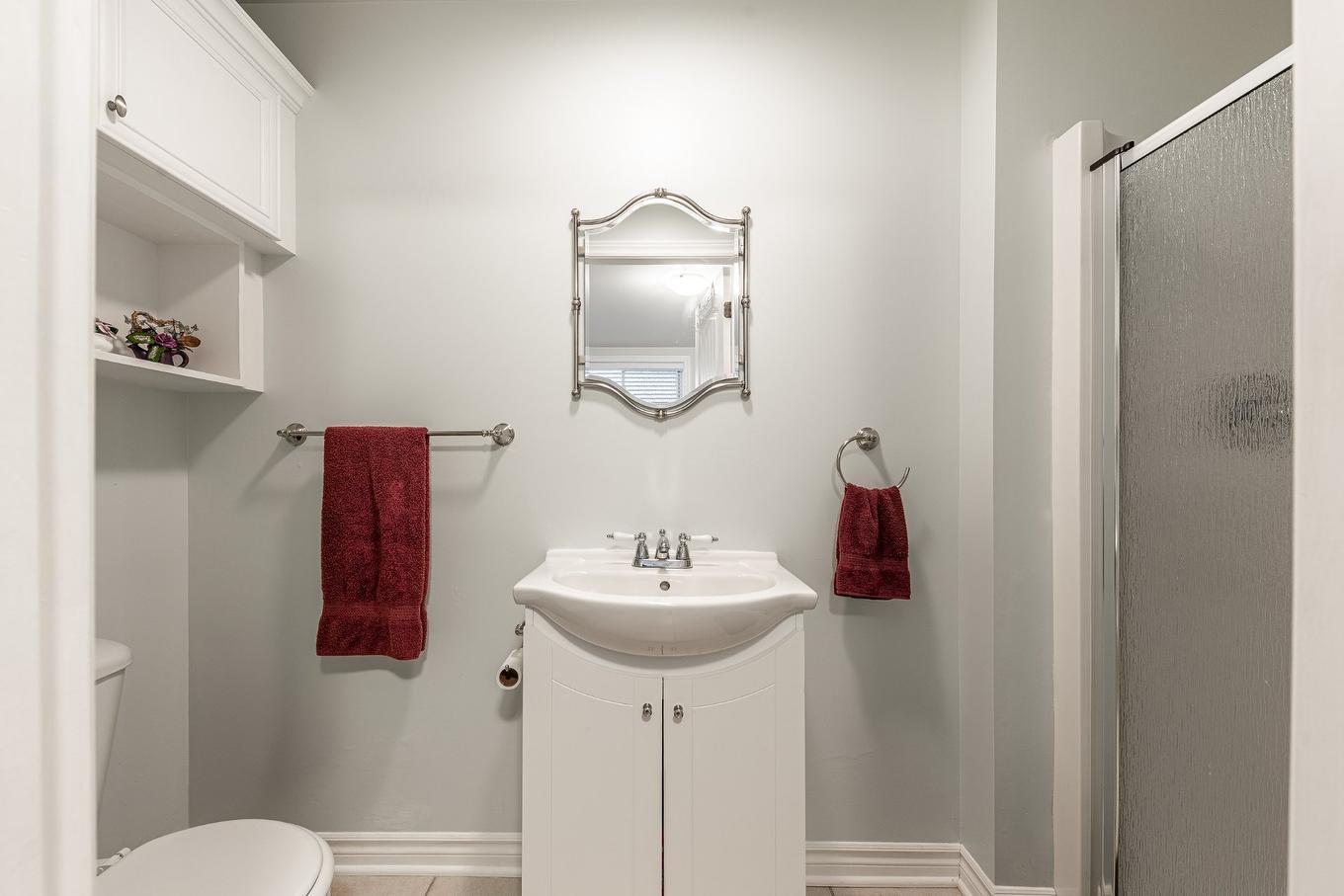 Bathroom - 24 Ch. Des Patriotes E., Saint-Jean-Sur-Richelieu, QC - Indoor Photo Showing Bathroom