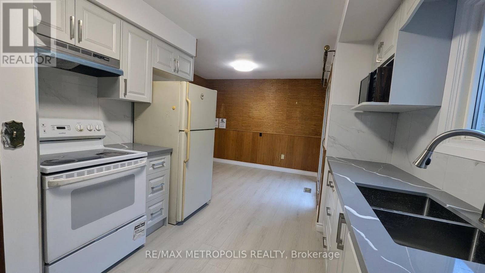 83 Longwood Drive, Waterloo, ON - Indoor Photo Showing Kitchen