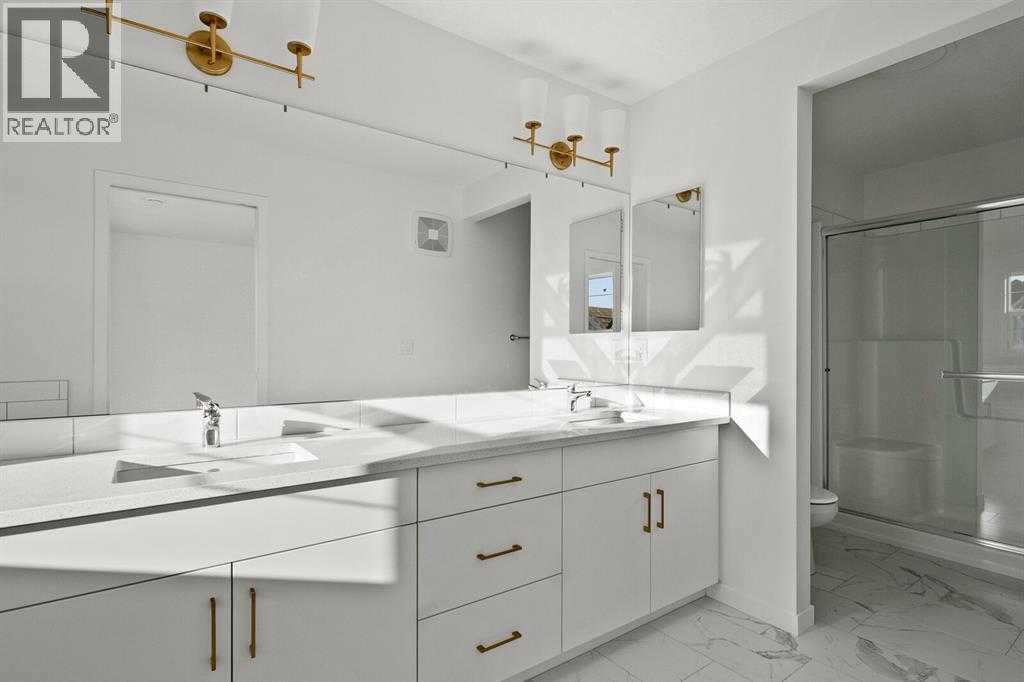 640 Masters Road Se, Calgary, AB - Indoor Photo Showing Bathroom