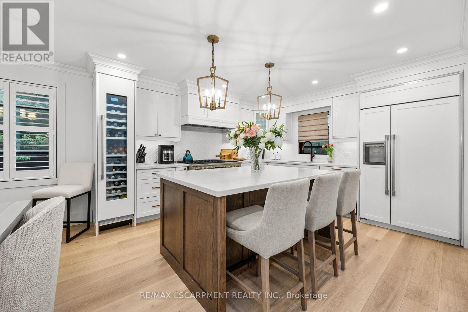 1390 Halifax Place, Burlington, ON - Indoor