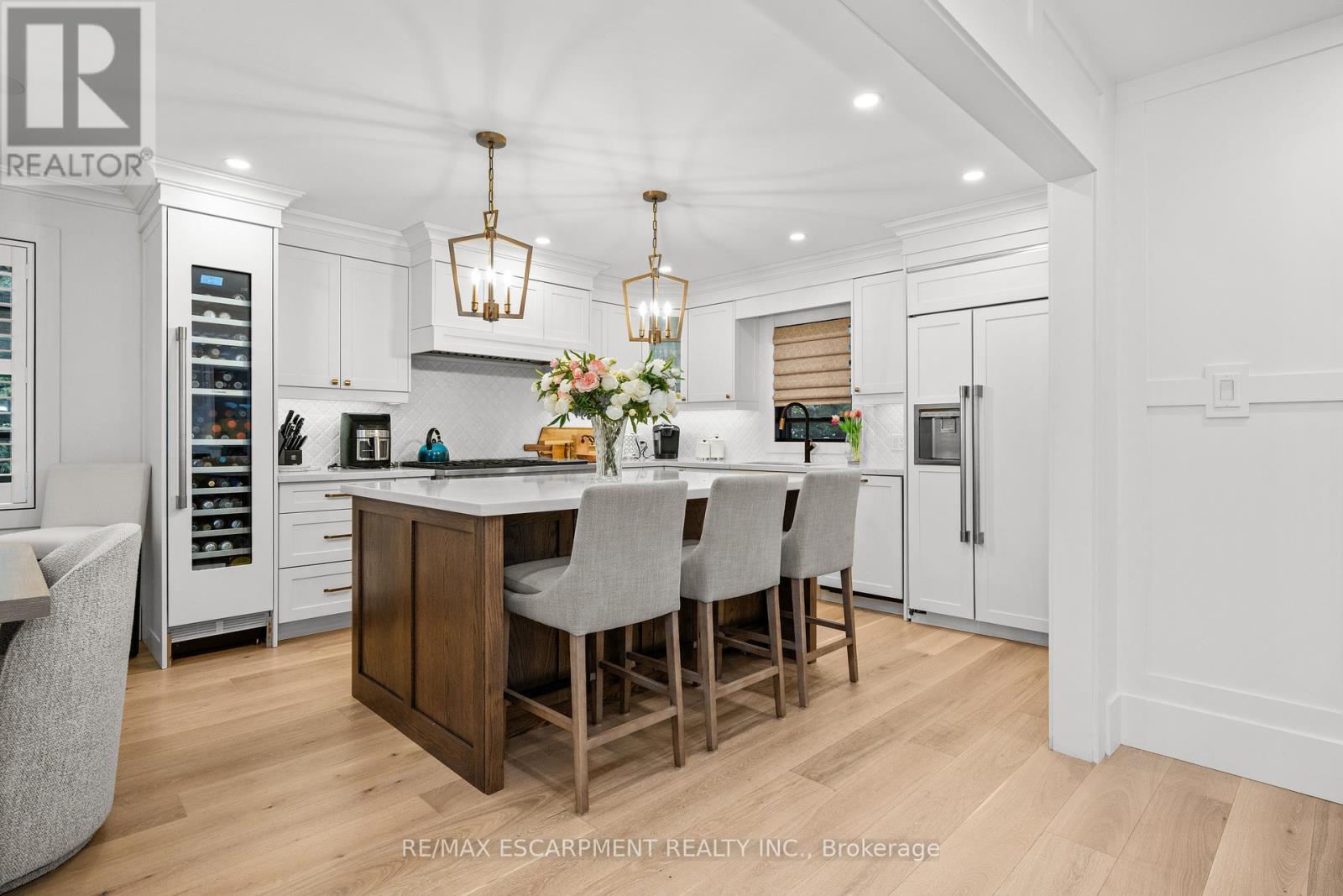 1390 Halifax Place, Burlington, ON - Indoor