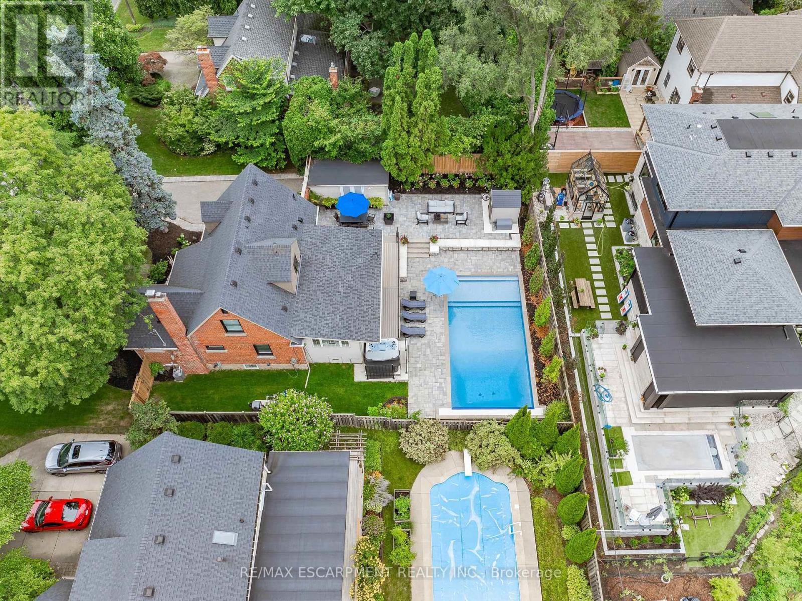 1390 Halifax Place, Burlington, ON - Outdoor With In Ground Pool