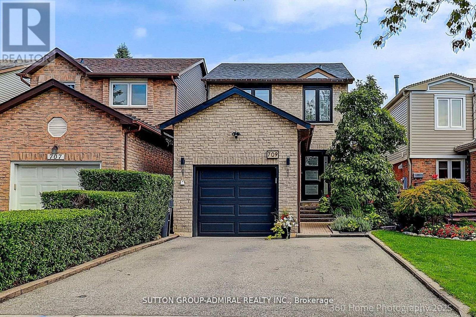 709 Greycedar Crescent, Mississauga, ON - Outdoor With Exterior