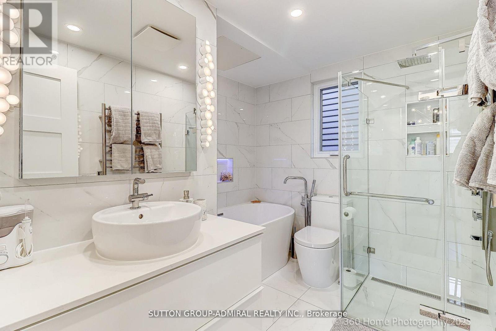 709 Greycedar Crescent, Mississauga, ON - Indoor Photo Showing Bathroom