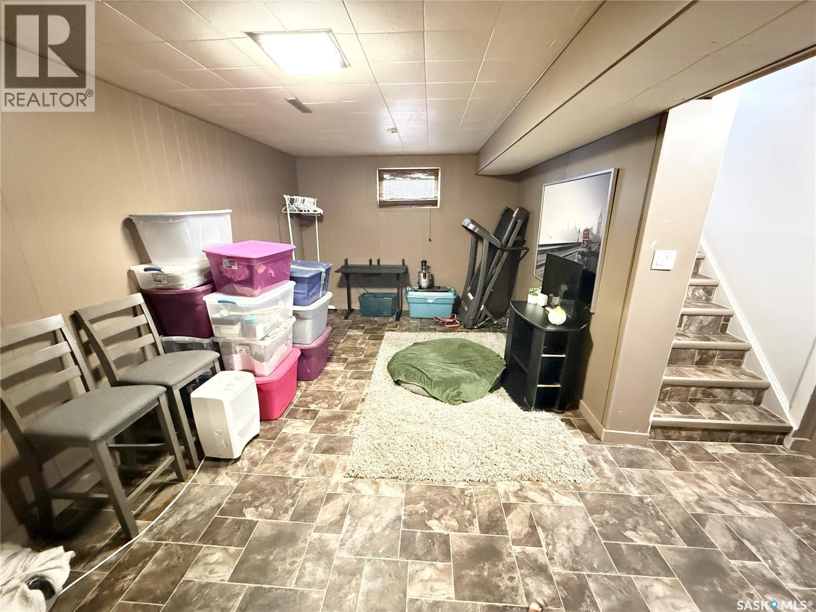 223 4Th Street, Weyburn, SK - Indoor Photo Showing Other Room