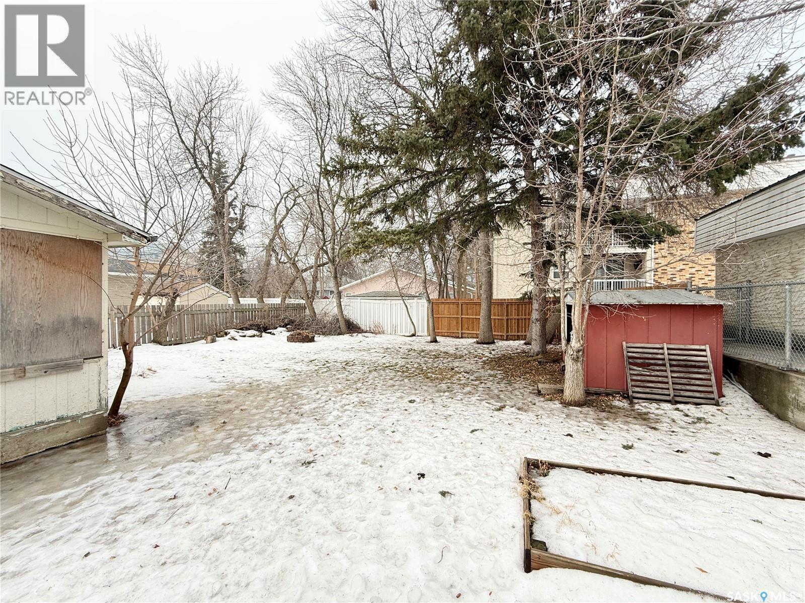 223 4Th Street, Weyburn, SK - Outdoor