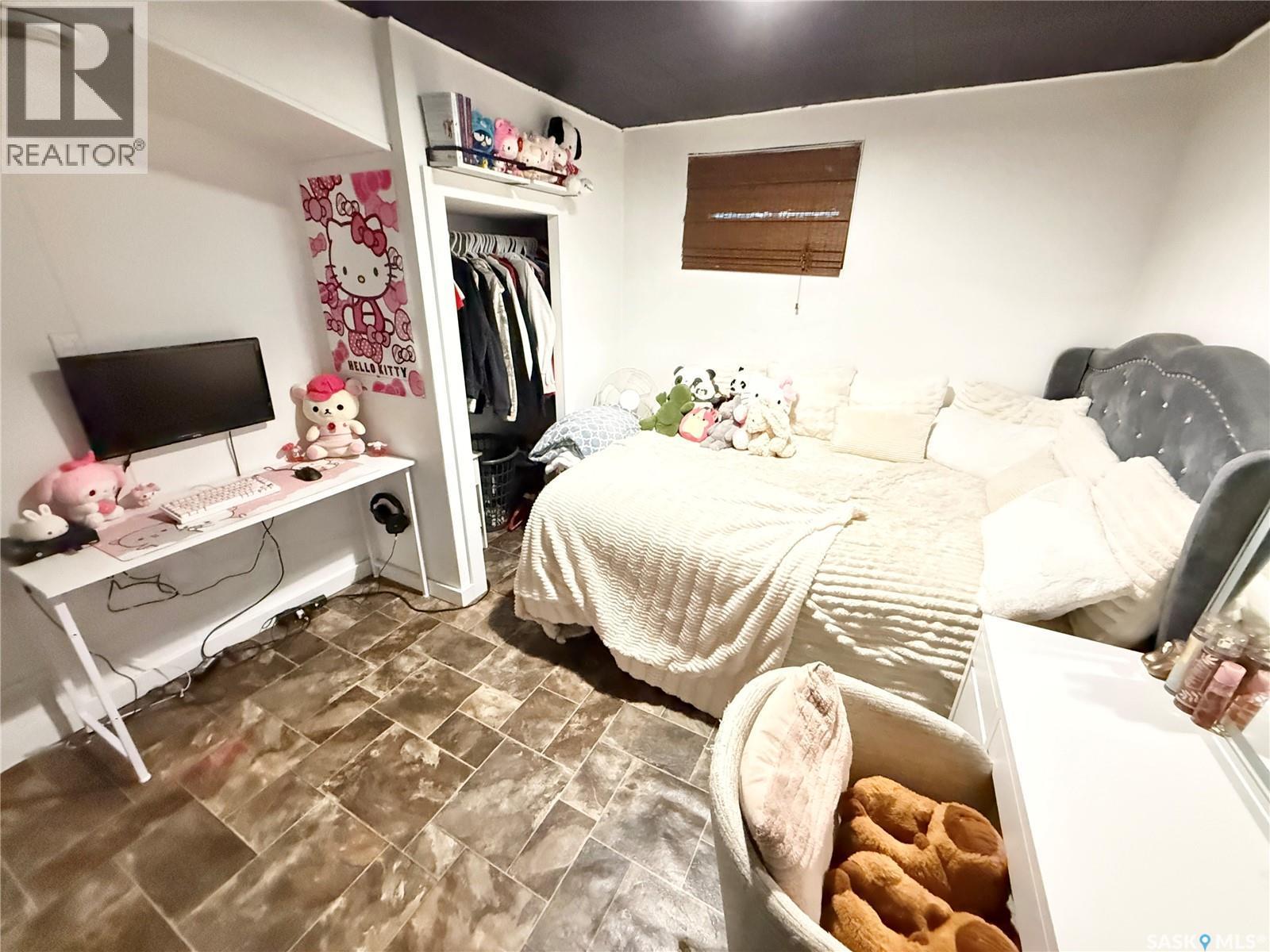 223 4Th Street, Weyburn, SK - Indoor Photo Showing Bedroom
