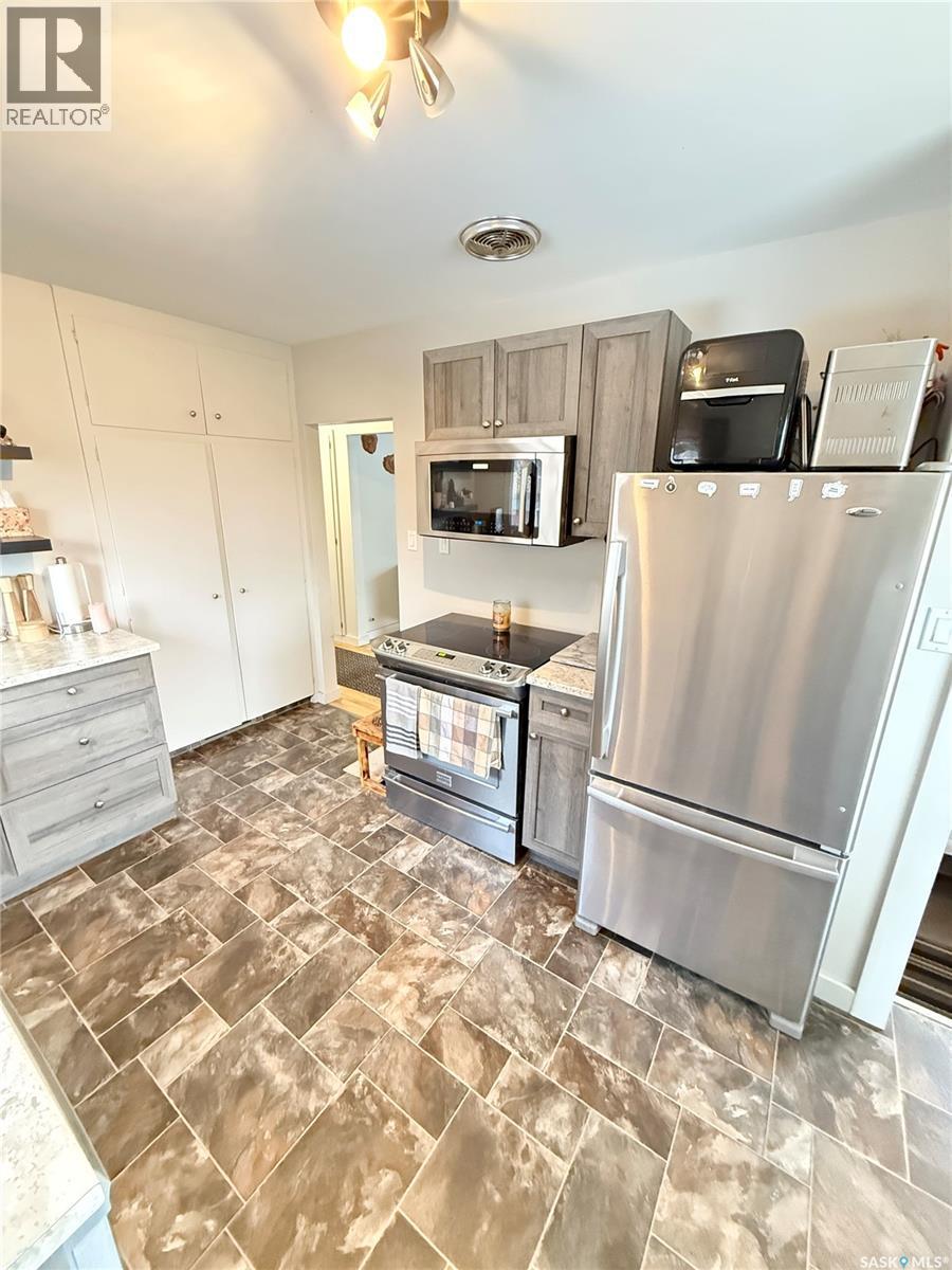 223 4Th Street, Weyburn, SK - Indoor Photo Showing Kitchen With Stainless Steel Kitchen