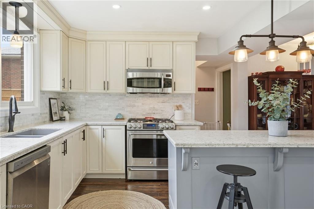 65 Rolston Drive, Hamilton, ON - Indoor Photo Showing Kitchen With Double Sink With Upgraded Kitchen