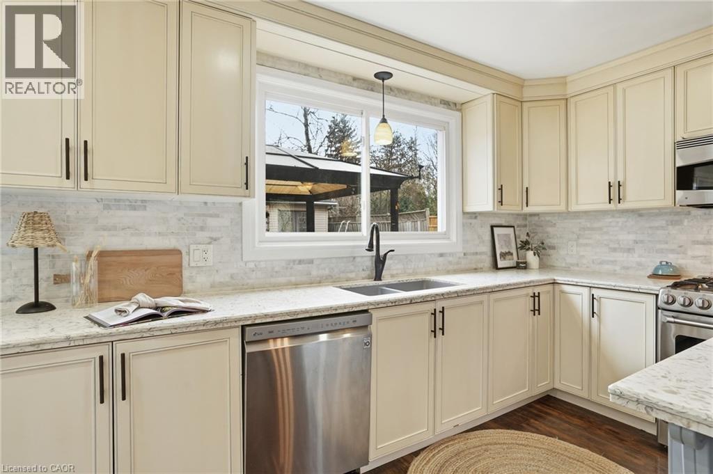65 Rolston Drive, Hamilton, ON - Indoor Photo Showing Kitchen With Double Sink