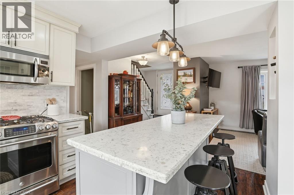 65 Rolston Drive, Hamilton, ON - Indoor Photo Showing Kitchen With Upgraded Kitchen