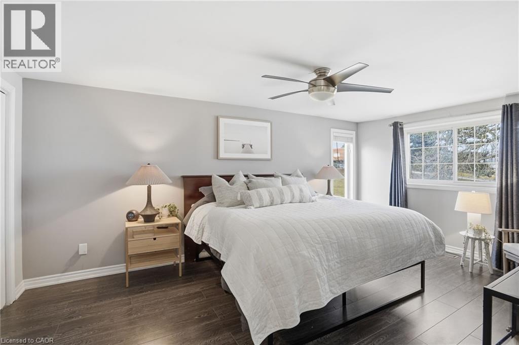 65 Rolston Drive, Hamilton, ON - Indoor Photo Showing Bedroom