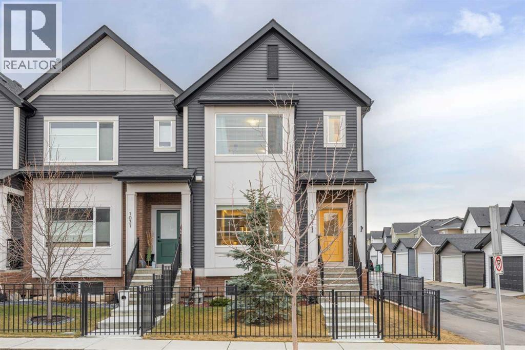 1027 Lanark Boulevard Se, Airdrie, AB - Outdoor With Facade