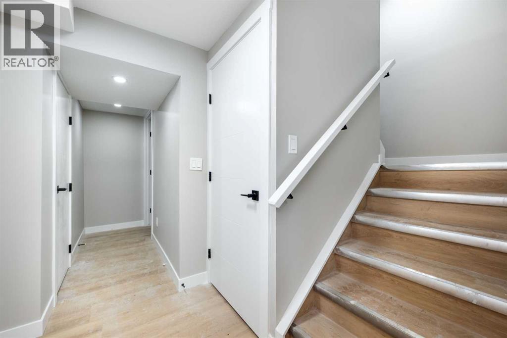 7616 27 Street Se, Calgary, AB - Indoor Photo Showing Other Room