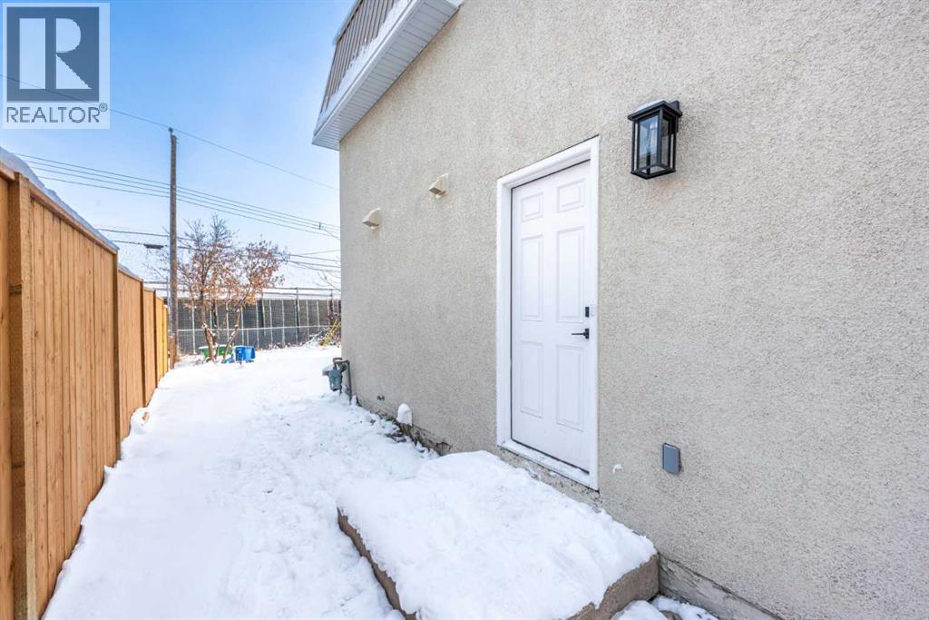 7616 27 Street Se, Calgary, AB - Outdoor With Exterior