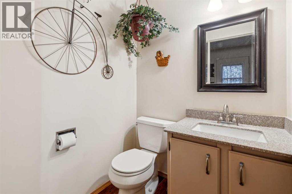 119 Whiteridge Place Ne, Calgary, AB - Indoor Photo Showing Bathroom