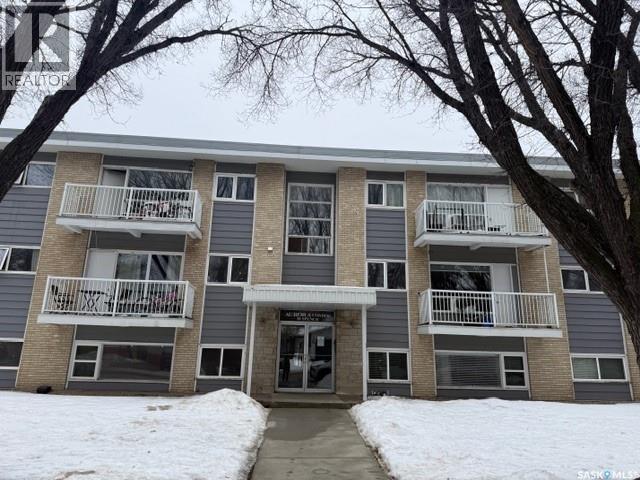 22 38 Spence Street, Regina, SK - Outdoor With Facade