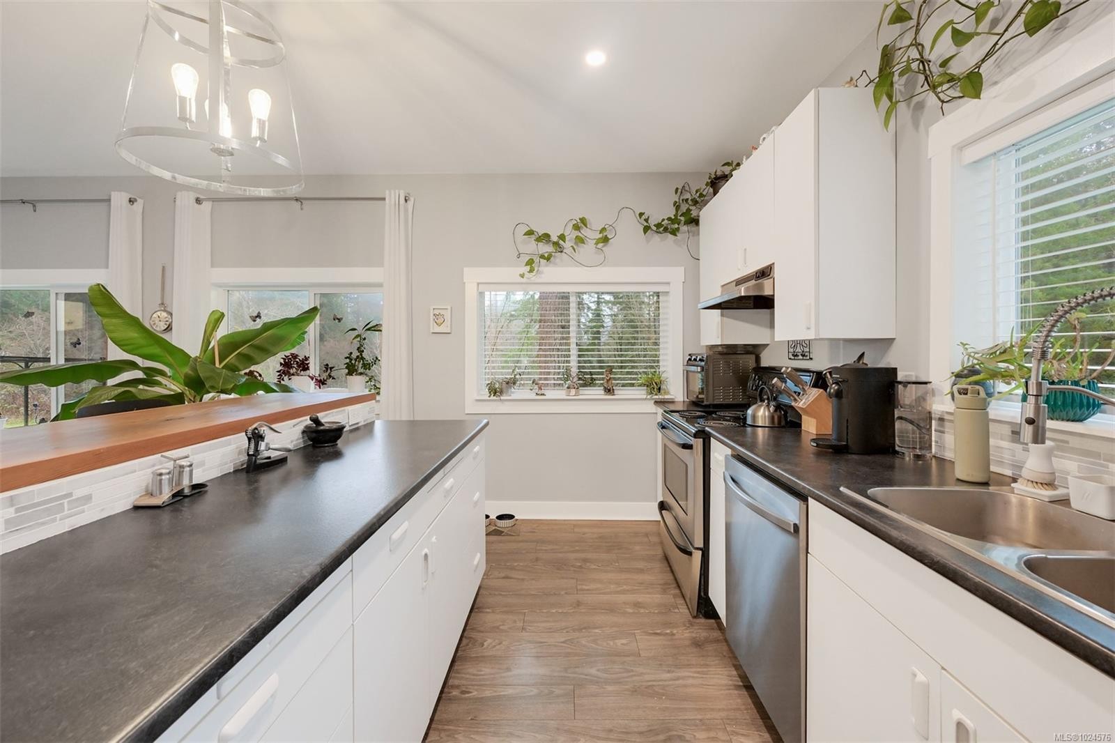 2035 Herd Rd, Duncan, BC