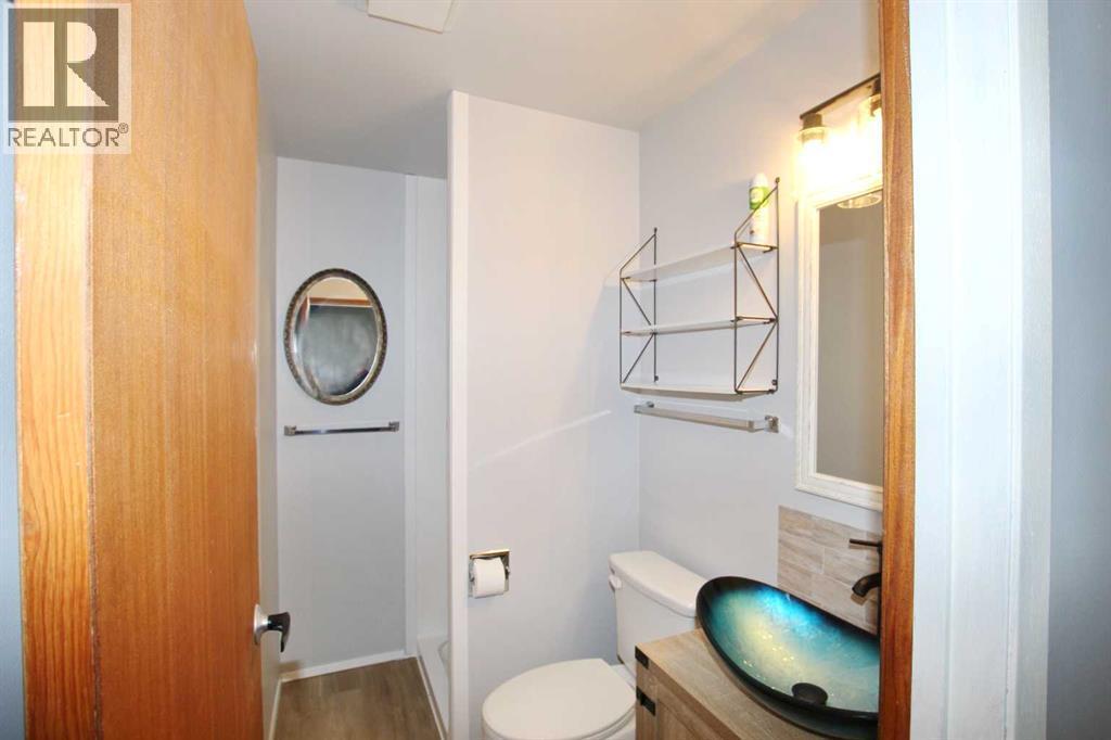 97 Cunningham Crescent, Red Deer, AB - Indoor Photo Showing Bathroom