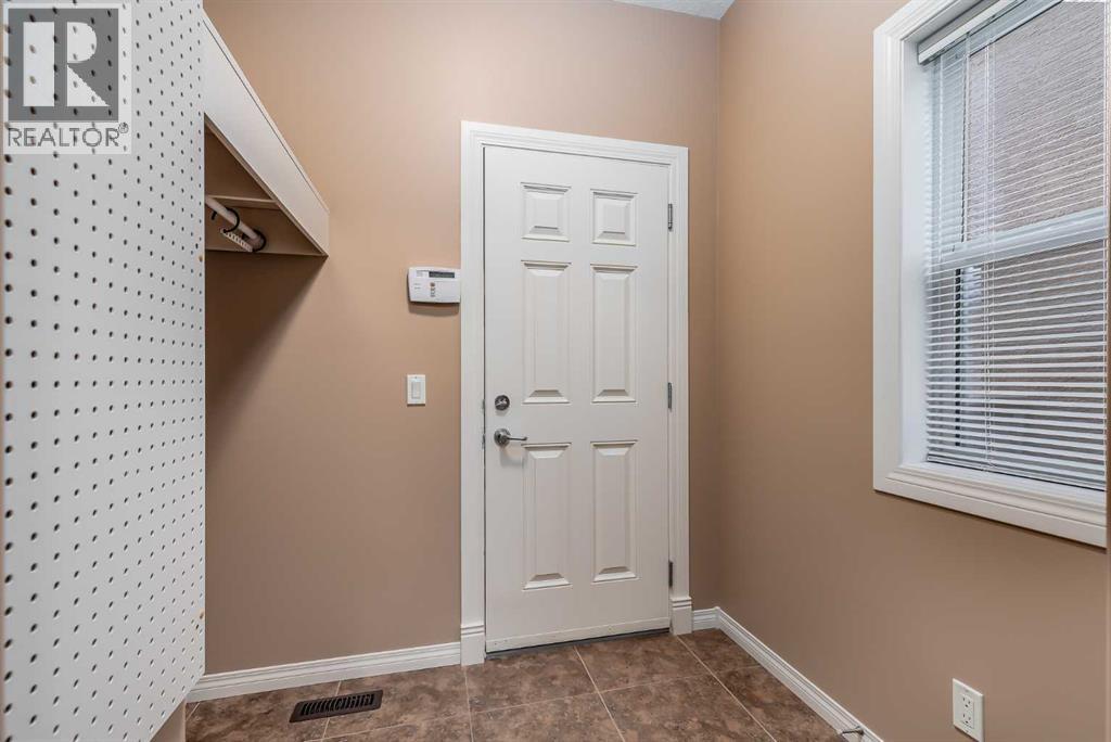 47 Tuscany Estates Close Nw, Calgary, AB - Indoor Photo Showing Other Room