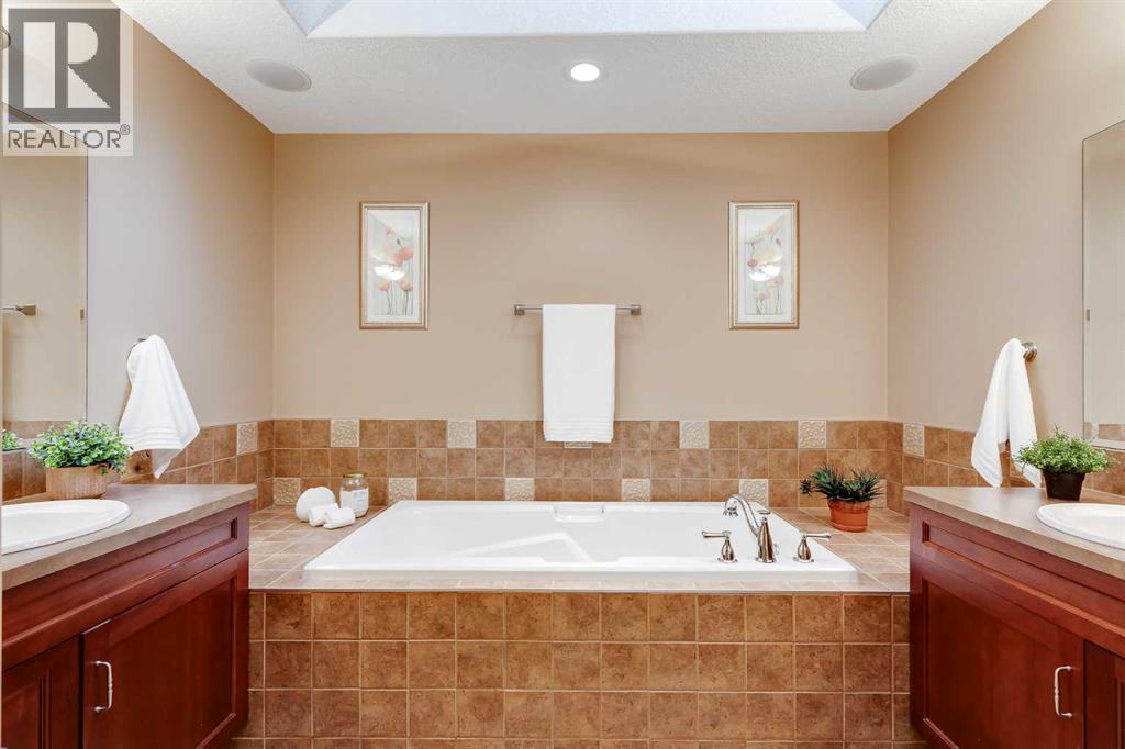 47 Tuscany Estates Close Nw, Calgary, AB - Indoor Photo Showing Bathroom