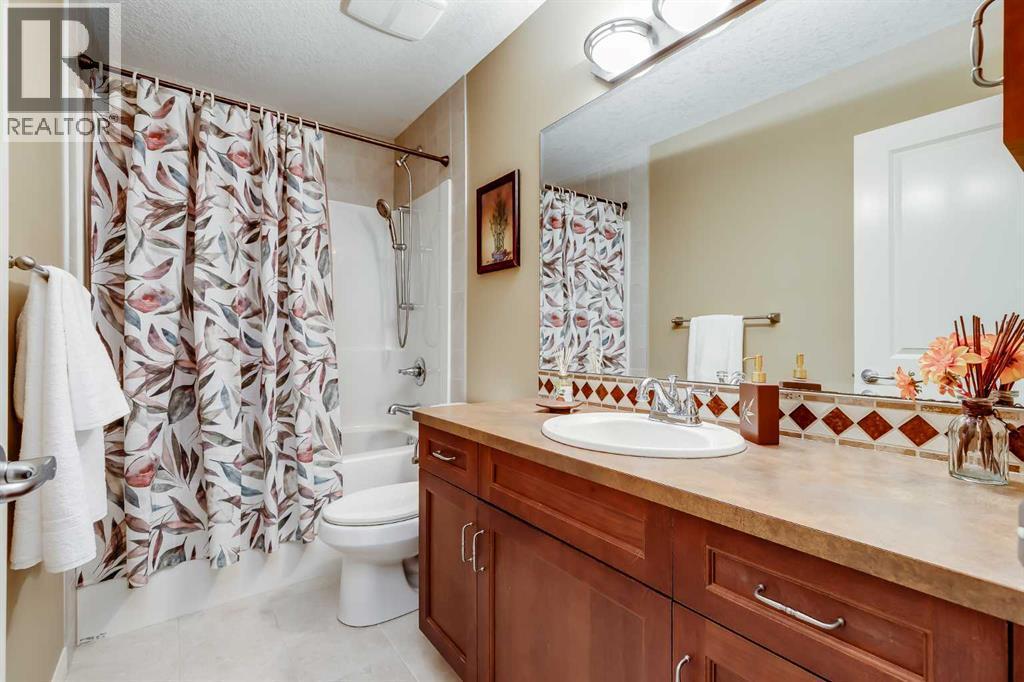 47 Tuscany Estates Close Nw, Calgary, AB - Indoor Photo Showing Bathroom