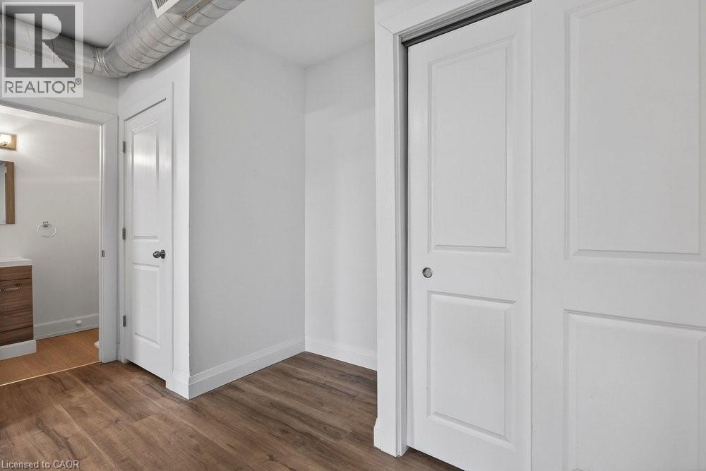 433 Barton Street E Unit# 202, Hamilton, ON - Indoor Photo Showing Other Room
