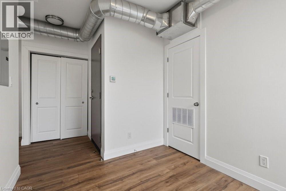 433 Barton Street E Unit# 202, Hamilton, ON - Indoor Photo Showing Other Room