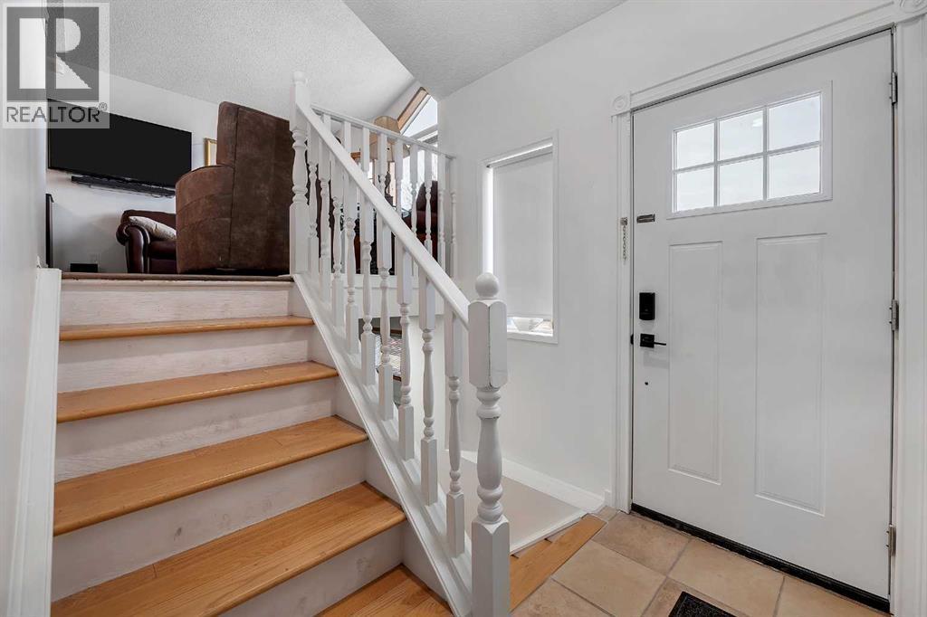 192 Rivercrest Close Se, Calgary, AB - Indoor Photo Showing Other Room