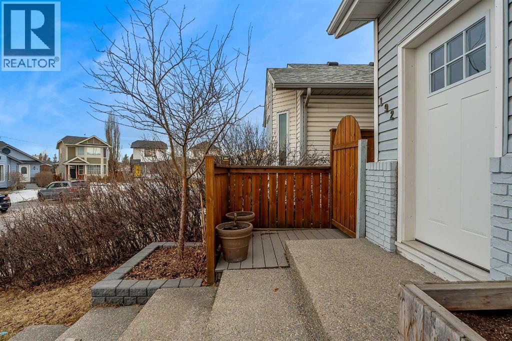192 Rivercrest Close Se, Calgary, AB - Outdoor