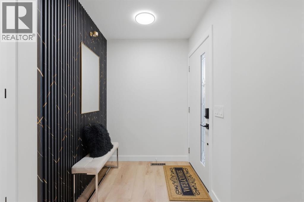 11039 Brae Road Sw, Calgary, AB - Indoor Photo Showing Other Room