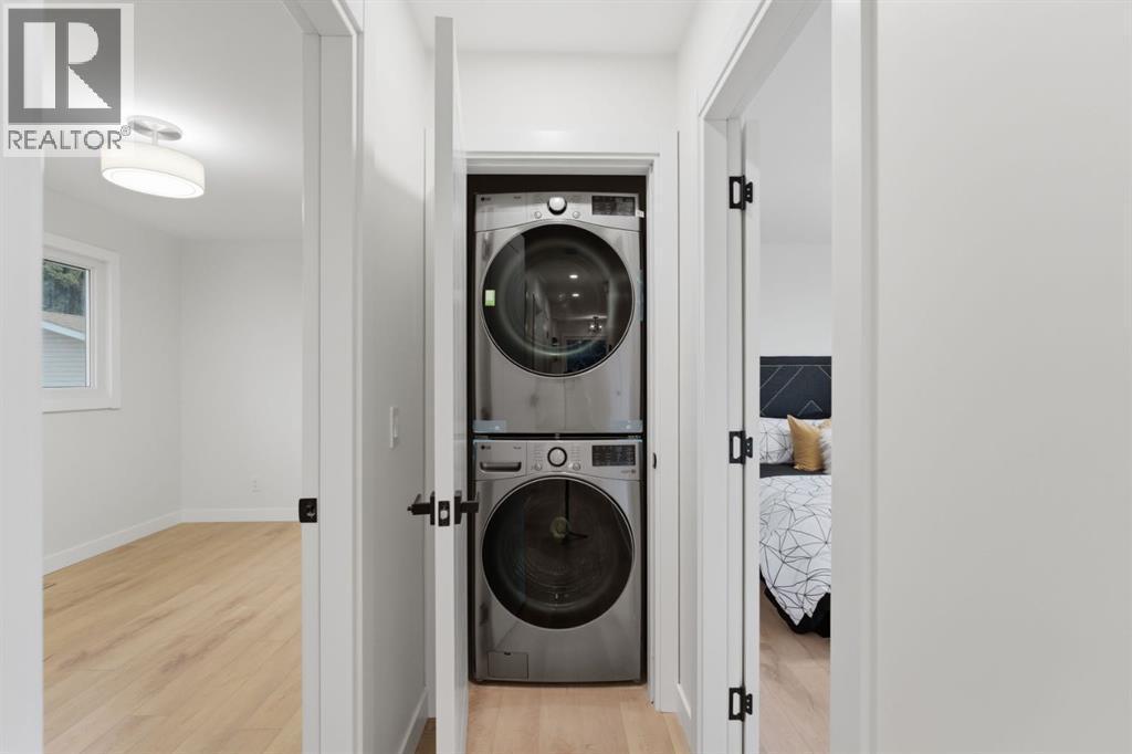 11039 Brae Road Sw, Calgary, AB - Indoor Photo Showing Laundry Room
