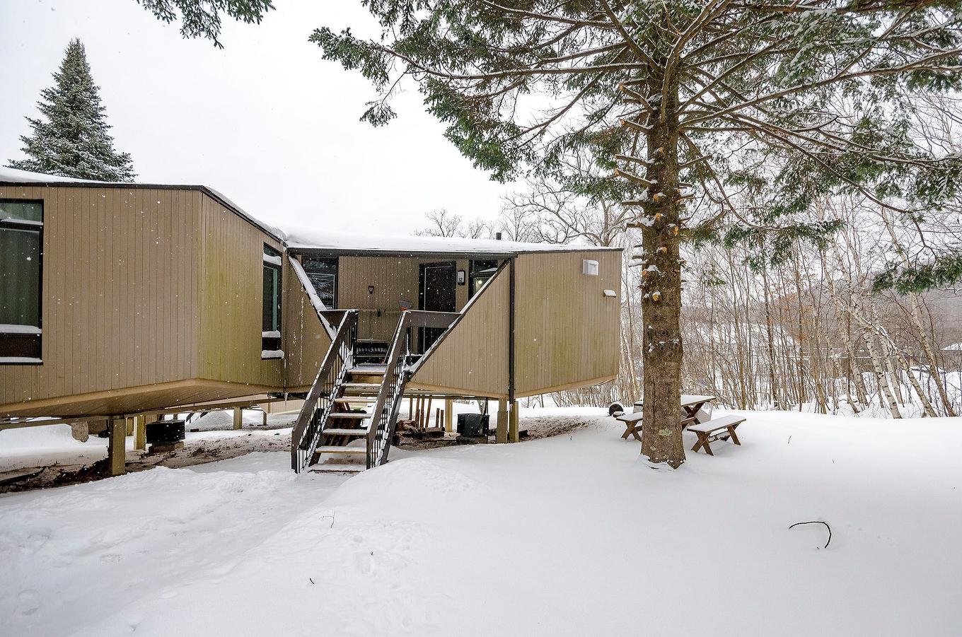 Façade - 32-110 Rue Thibodeau, Sutton, QC - Outdoor