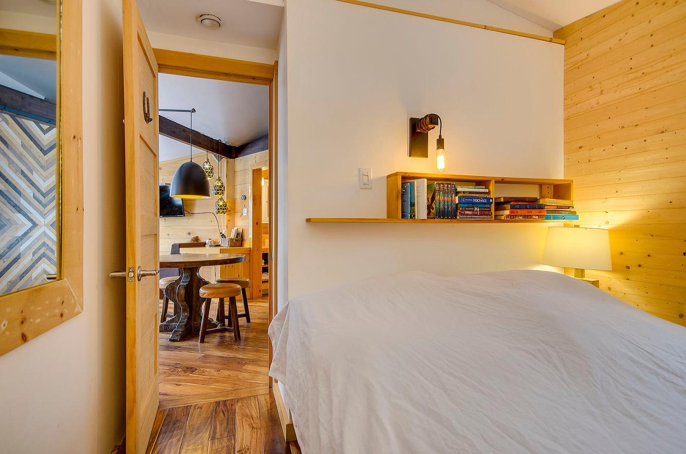 Chambre à coucher principale - 32-110 Rue Thibodeau, Sutton, QC - Indoor Photo Showing Bedroom