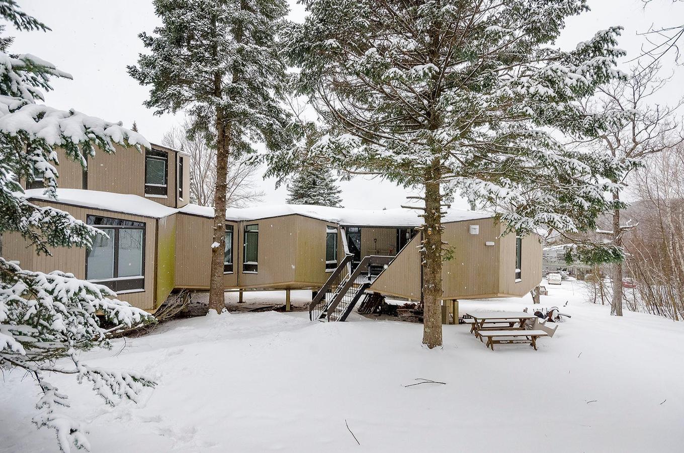 Façade - 32-110 Rue Thibodeau, Sutton, QC - Outdoor