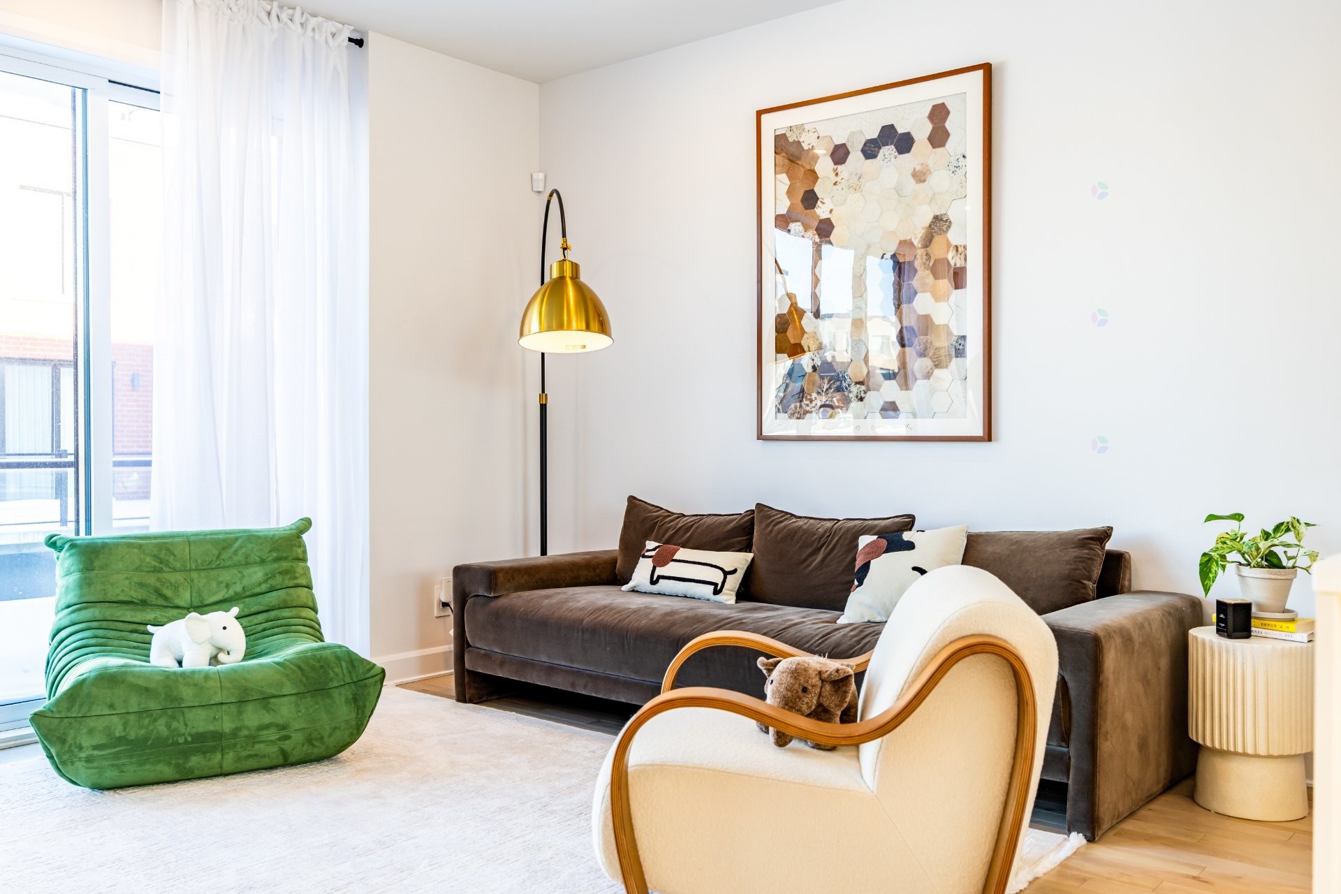 Salon - 111 Av. Des Chênes, Candiac, QC - Indoor Photo Showing Living Room