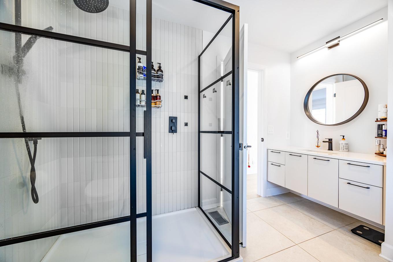 Salle de bains - 111 Av. Des Chênes, Candiac, QC