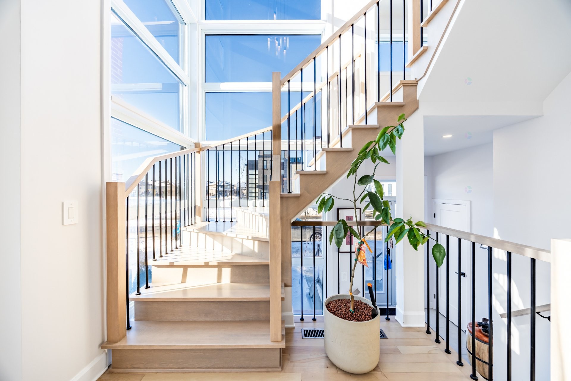 Hall d'entrée/Vestibule - 111 Av. Des Chênes, Candiac, QC - Indoor Photo Showing Other Room
