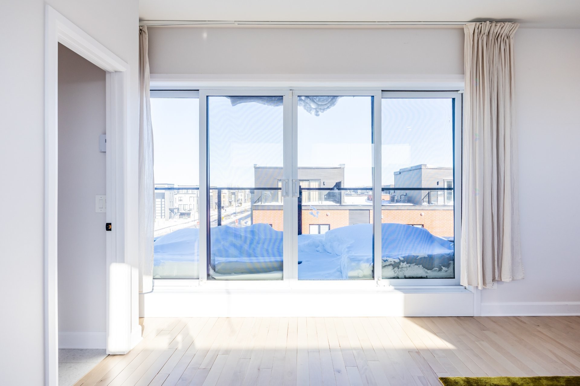 Vue - 111 Av. Des Chênes, Candiac, QC - Indoor Photo Showing Other Room