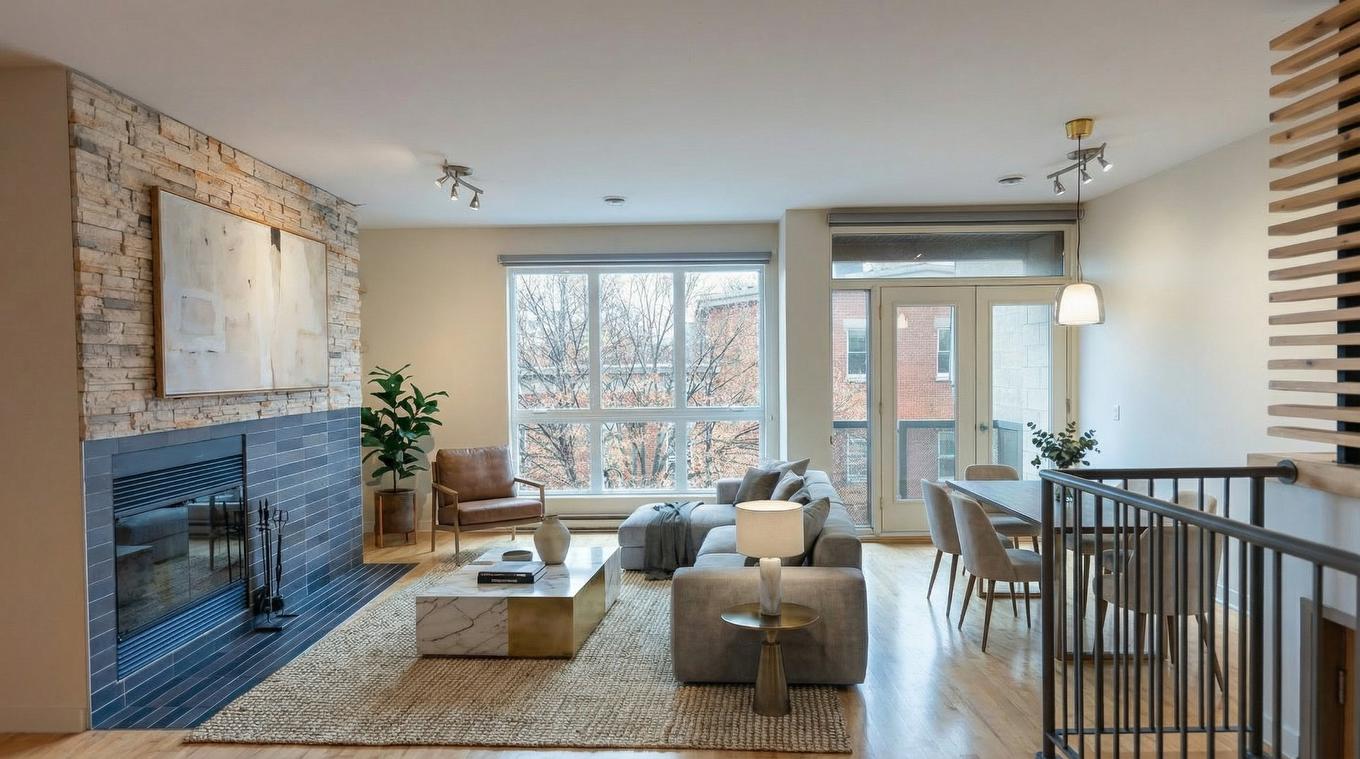 Salon - 4-1919 Rue Beaudry, Montréal (Ville-Marie), QC - Indoor Photo Showing Living Room With Fireplace