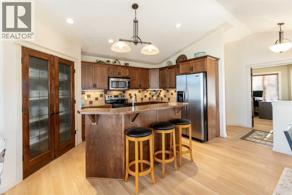 6371 Cedar Way, Innisfail, AB - Indoor Photo Showing Kitchen