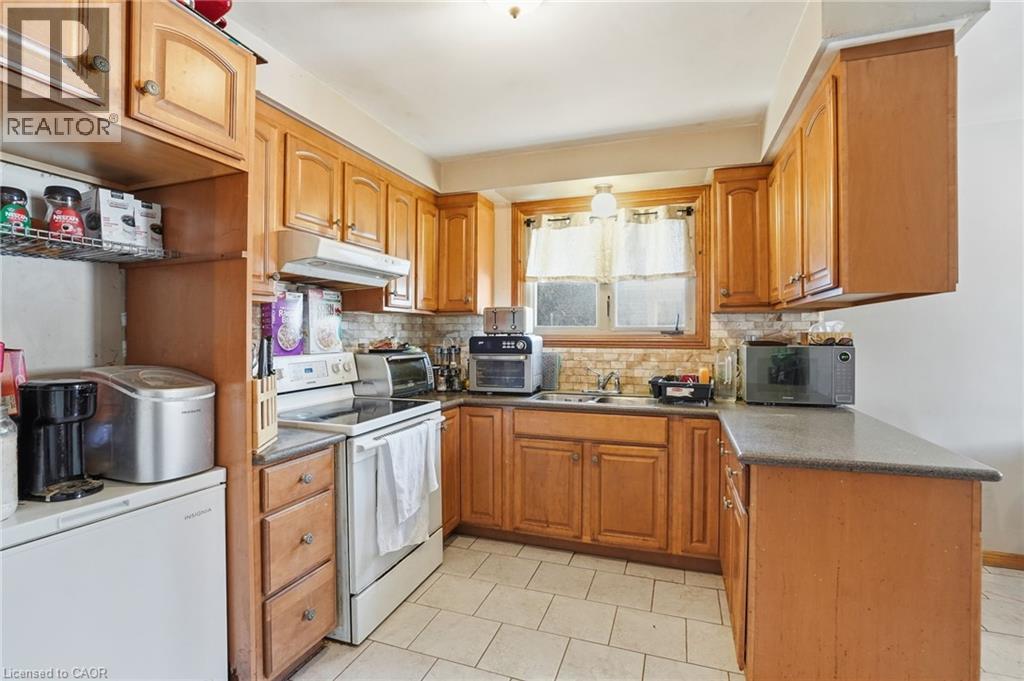 57 Gainsborough Road, Hamilton, ON - Indoor Photo Showing Kitchen With Double Sink
