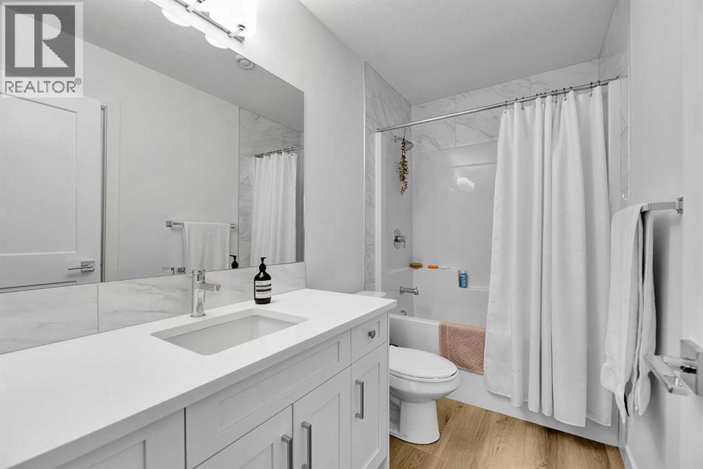 2216, 200 Seton Circle Se, Calgary, AB - Indoor Photo Showing Bathroom