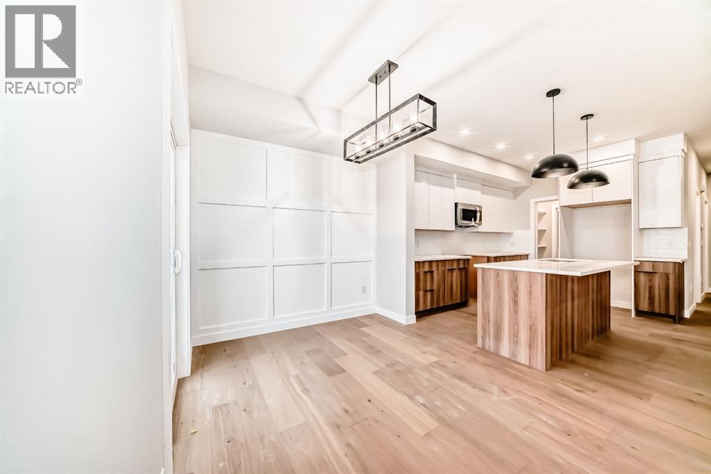 Dining area - 508 Heritage Boulevard, Cochrane, AB - Indoor Photo Showing Kitchen