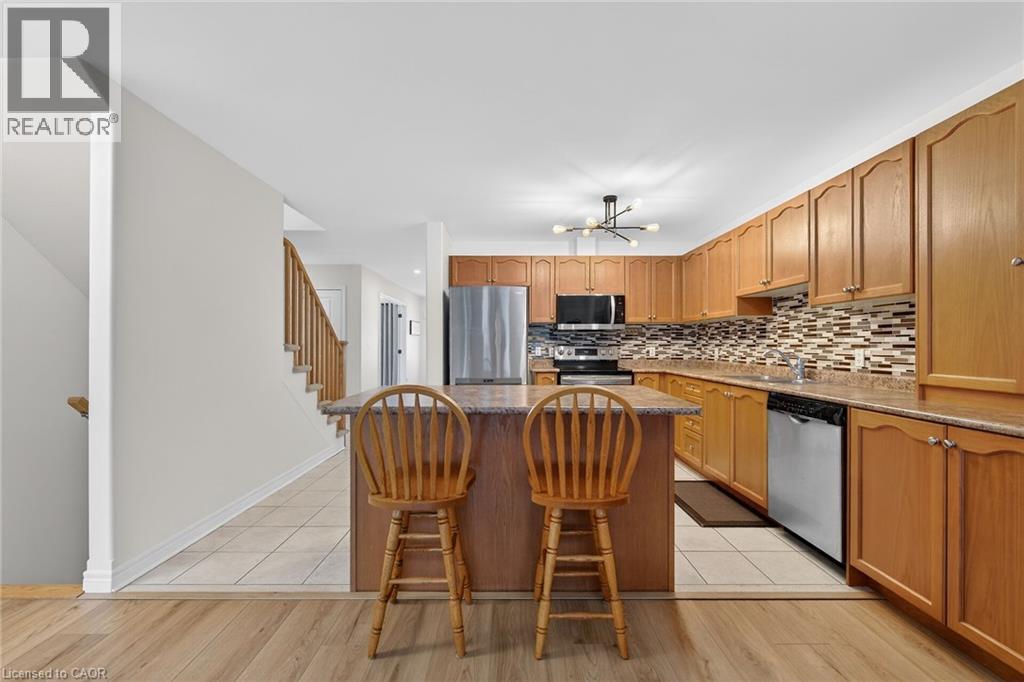 9 Chicory Crescent, St. Catharines, ON - Indoor Photo Showing Kitchen