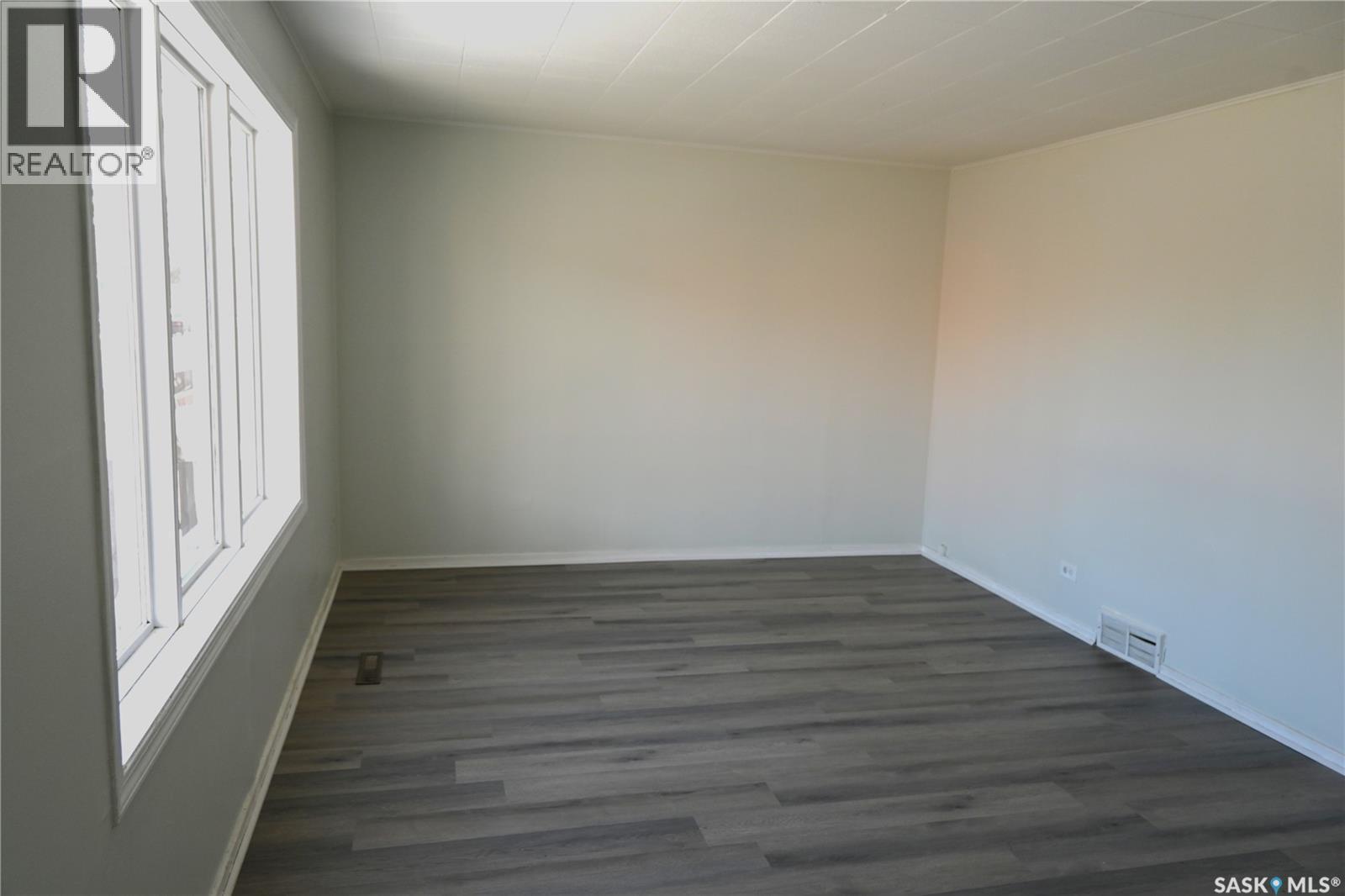 4201 6Th Avenue, Regina, SK - Indoor Photo Showing Other Room